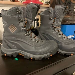 Columbia winter boots sz 9